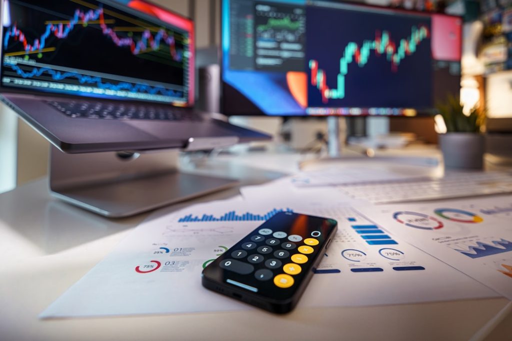 How to Build Backlinks for Forex Broker Comparison Pages: 8 Strategies That Work — Photo by Jakub Żerdzicki on Unsplash