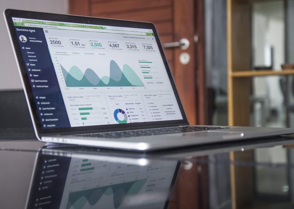 How to Use Data Studies to Attract Finance Backlinks: A Complete Guide — Photo by Carlos Muza on Unsplash